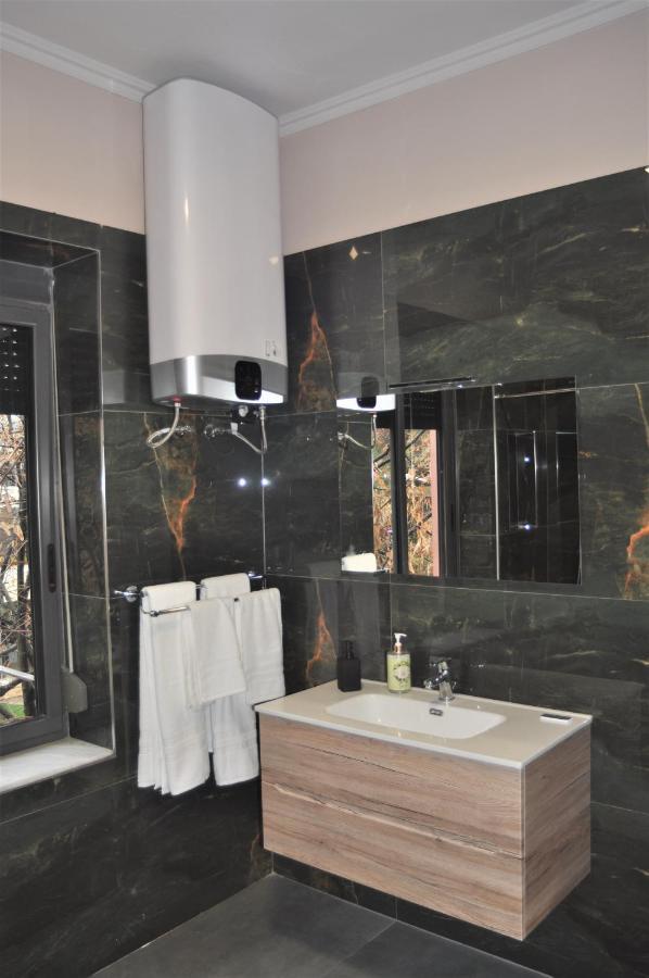 Bliri Executive Suite Тирана Экстерьер фото